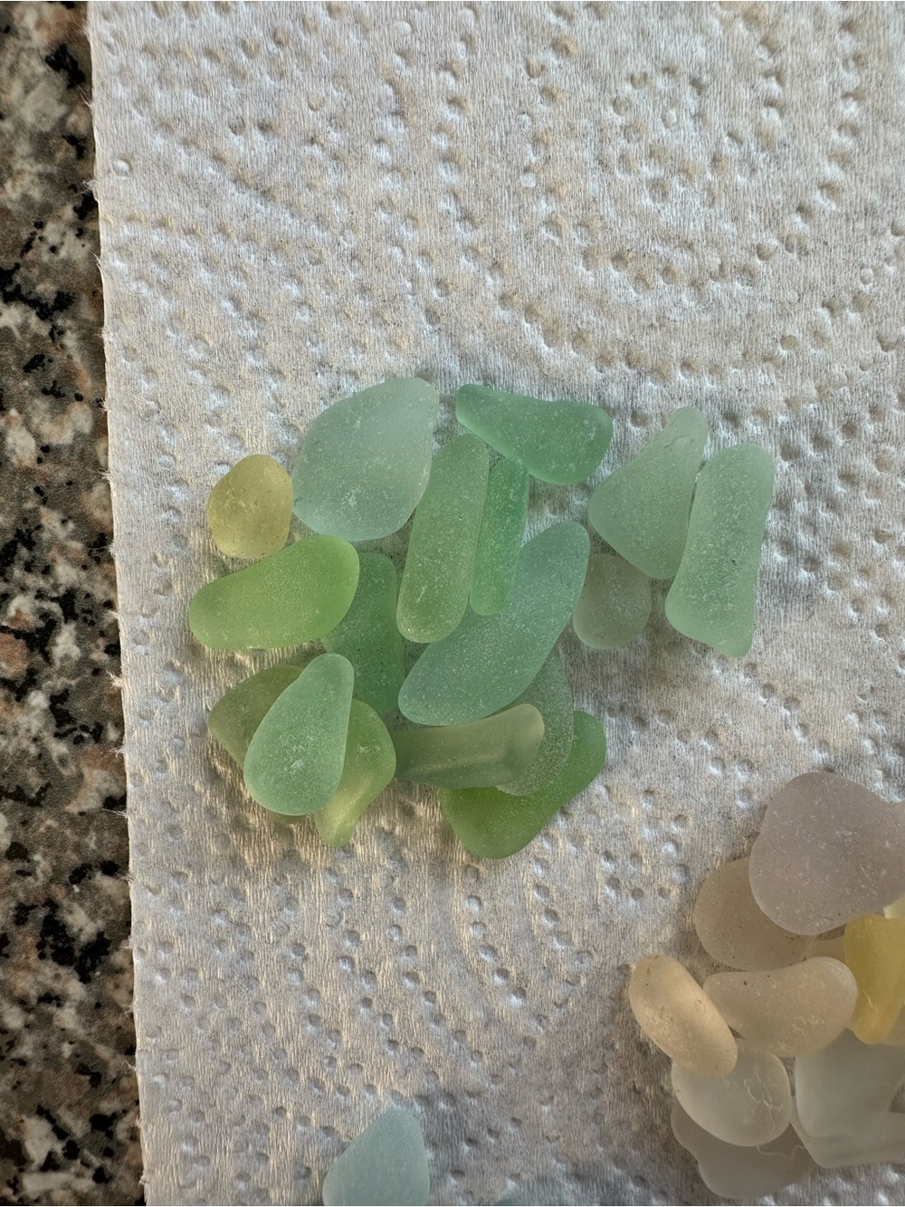 Assorted Seaglass Genuine Pieces Blue Green White Small Medium Jewelry Decor - Picture 2 of 6